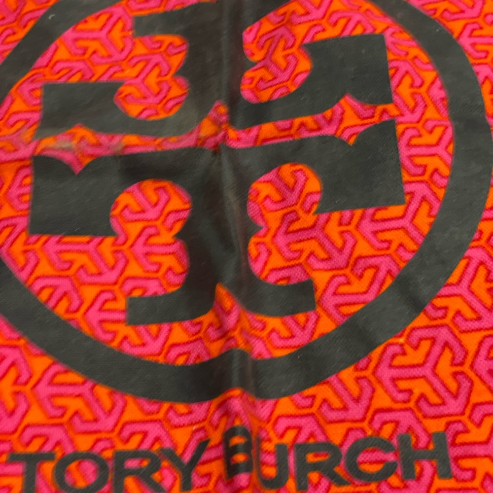 Black Tory Burch zip wallet - Picture 6 of 7